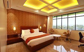 Four Petals Executive By Lhms